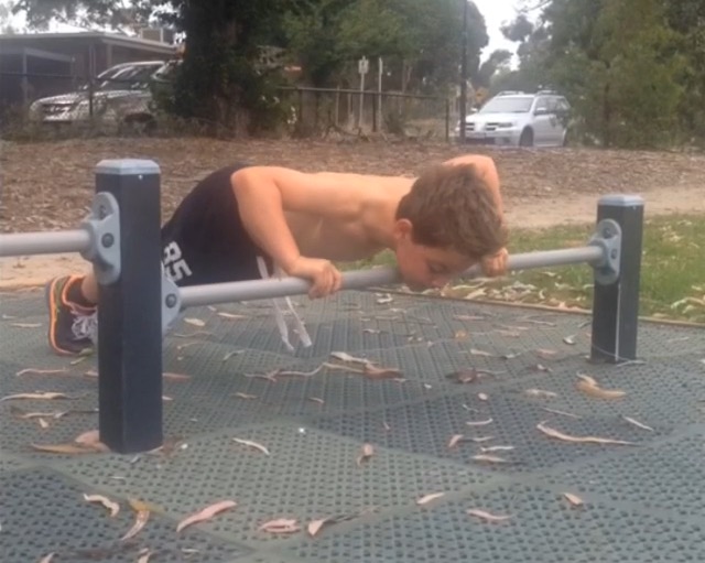 Eat Play Thrive Push-ups